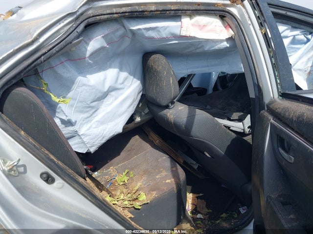2T1BURHE5JC068433 Toyota COROLLA LE