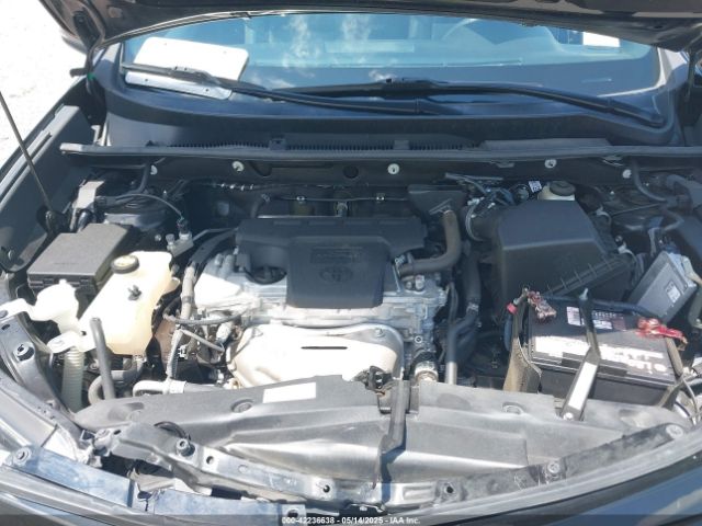 2T3JFREV2HW677084 Toyota RAV4 SE