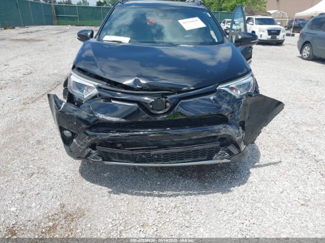 2T3JFREV2HW677084 Toyota RAV4 SE