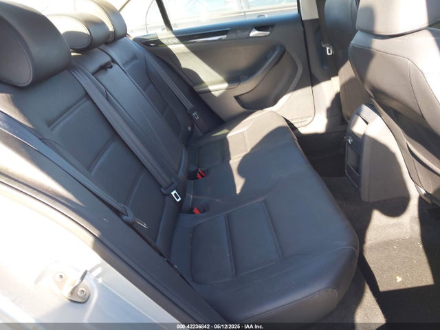 3VWL17AJ7GM205362 Volkswagen 2016