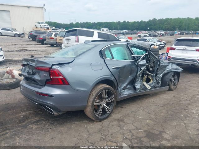 2021 VOLVO S60 7JR102FL3MG122965 Photo 3
