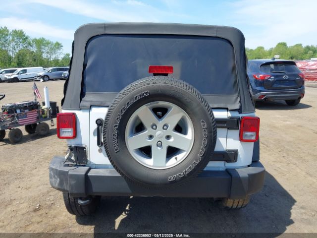 1C4BJWDG6FL594942 Jeep Wrangler Unlimited Sport