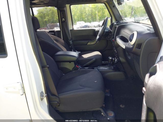 1C4BJWDG6FL594942 Jeep Wrangler Unlimited Sport