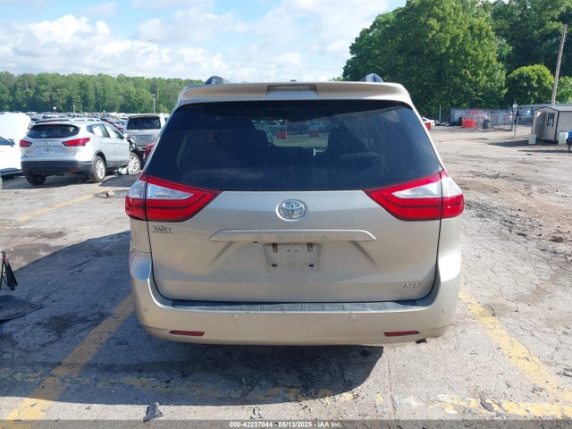 5TDYZ3DC4HS837017 Toyota Sienna Xle Premium 8 Passenger
