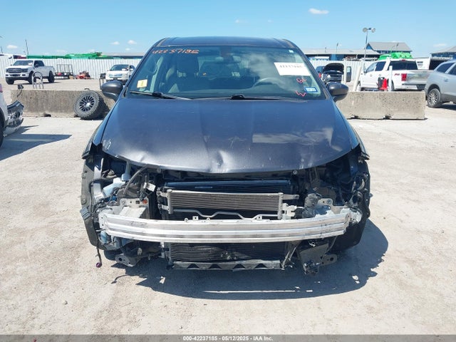 2C4RC1CG2LR131258 Chrysler Voyager Lx