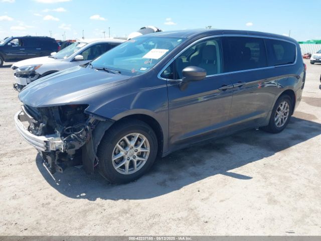 2020 CHRYSLER VOYAGER 2C4RC1CG2LR131258 Photo 1