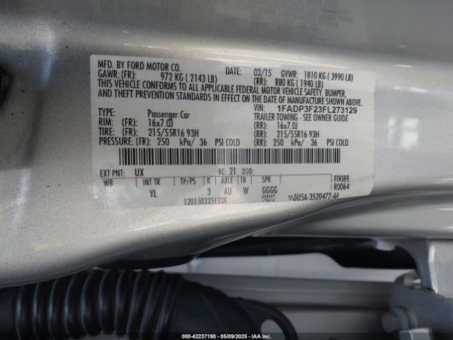 1FADP3F23FL273129 Ford FOCUS SE