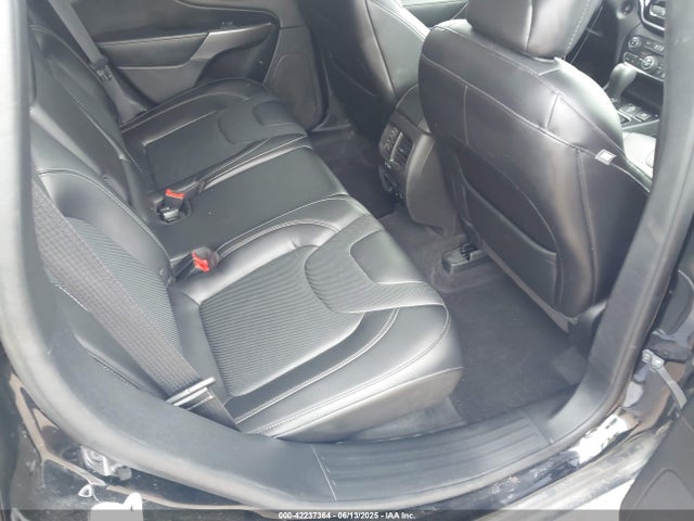 1C4PJMDX2KD281255 Jeep Cherokee Limited 4x4