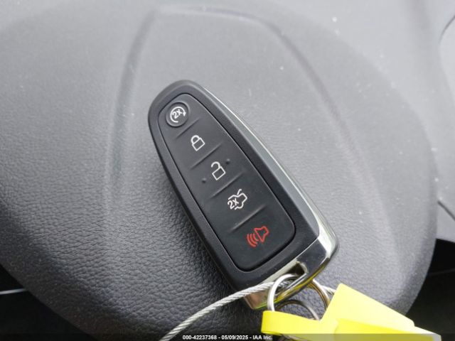 1FMCU0HD9KUA33627 Ford ESCAPE SEL
