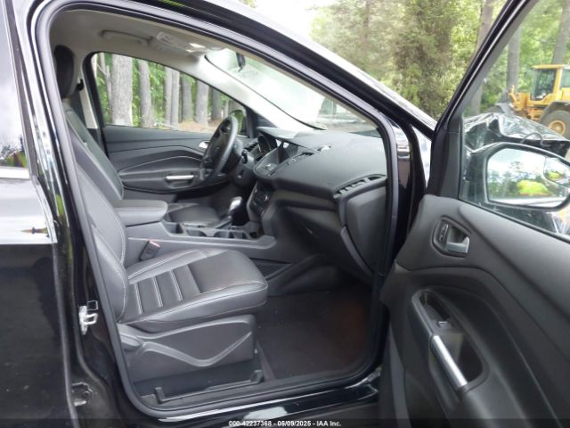 1FMCU0HD9KUA33627 Ford ESCAPE SEL