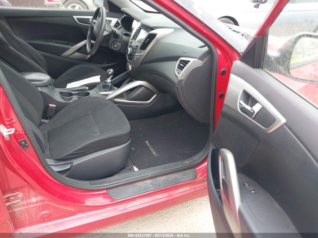 KMHTC6AD8GU256765 Hyundai Veloster