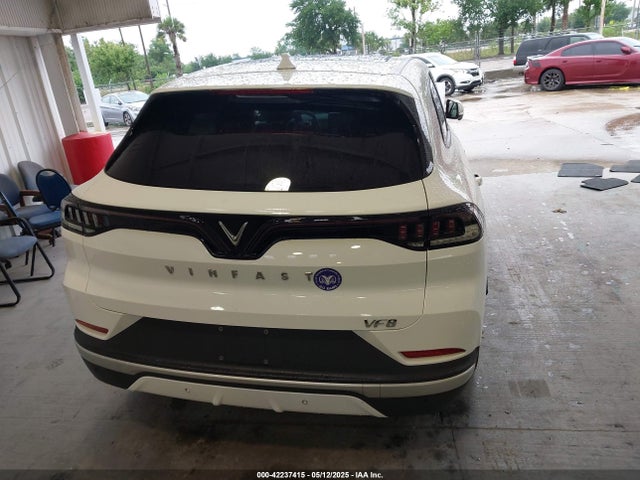 Vinfast Vf 8 2024 RLLV1AFAXRH006563 Image 17