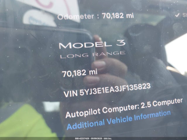 5YJ3E1EA3JF135823 Tesla 2018