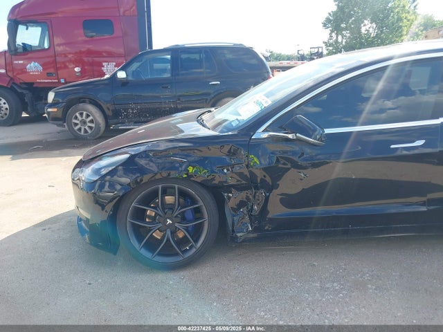 2018 TESLA MODEL 3 5YJ3E1EA3JF135823 Photo 5