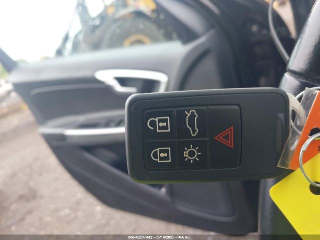 YV126MFL3H2437131 Volvo S60 T5 Dynamic