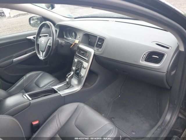 YV126MFL3H2437131 Volvo S60 T5 Dynamic