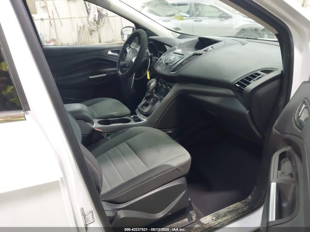 1FMCU9GX9GUC61831 Ford ESCAPE SE