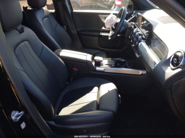 W1N4M4GB7MW090263 Mercedes-Benz GLB 250