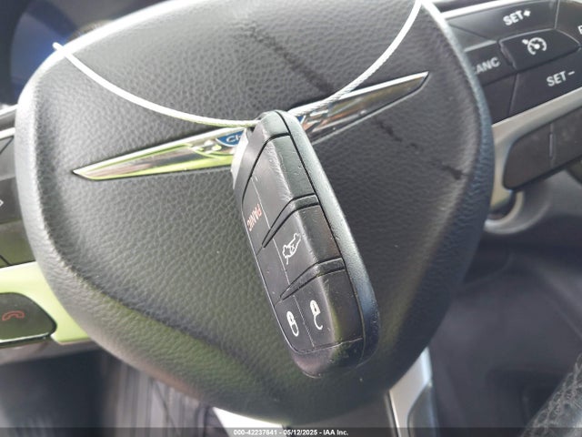 1C3CCCAB5FN590198 Chrysler 200 Limited
