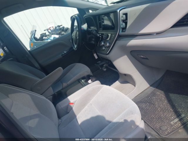 2016 TOYOTA SIENNA 5TDJK3DC1GS133412 Photo 4