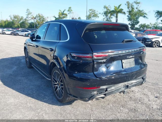 2019 PORSCHE CAYENNE WP1AA2AY1KDA06305 Photo 2