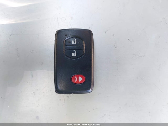 JTDKN3DU2F0472606 Toyota Prius Two