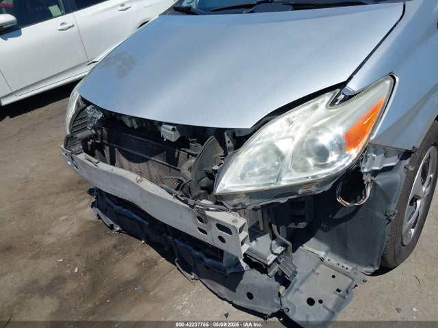 JTDKN3DU2F0472606 Toyota Prius Two