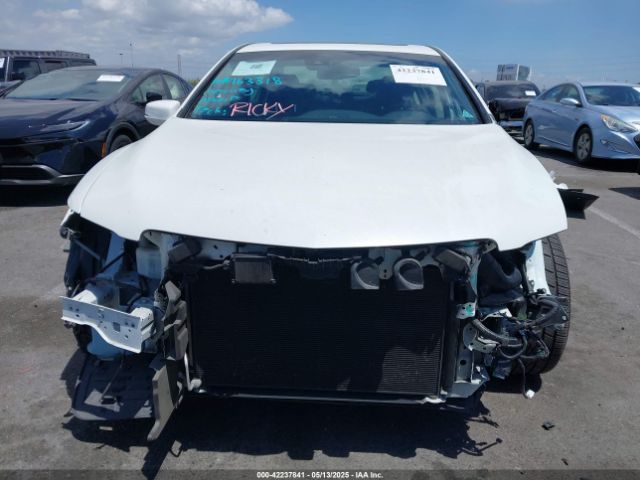 JH4KC1F53HC000477 Acura RLX