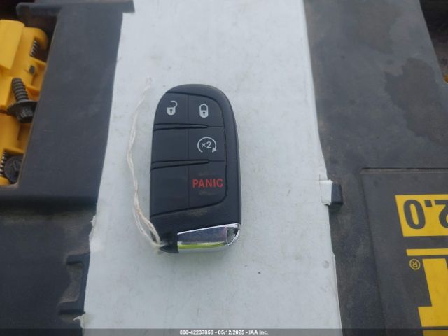3C4NJDCB7JT342718 Jeep Compass Limited 4x4