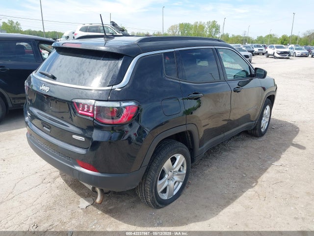 42237867 :رقم المزاد ، 3C4NJDBB8NT132250 vin ، 2022 Jeep Compass Latitude 4x4 مزاد بيع