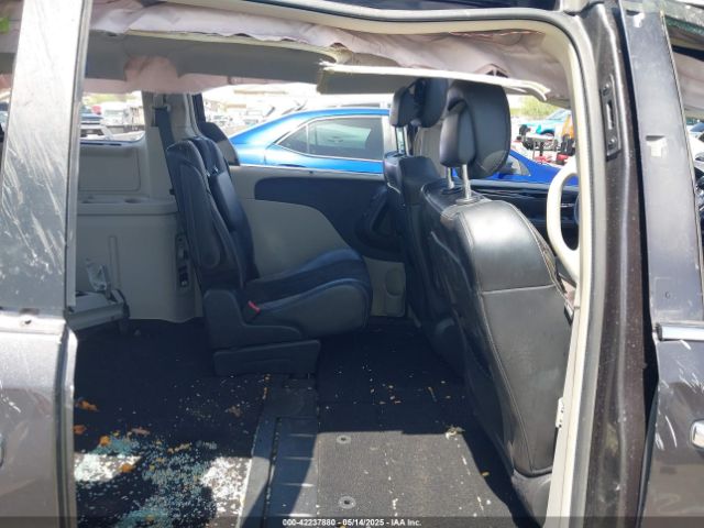 2C4RC1JG2FR708944 Chrysler Town & Country Limited