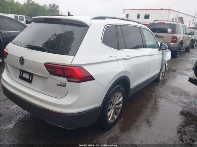 2018 VOLKSWAGEN TIGUAN 3VV2B7AX0JM096512 Photo 3