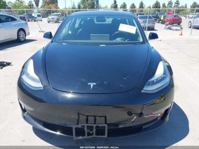 5YJ3E1EA1KF310717 Tesla 2019