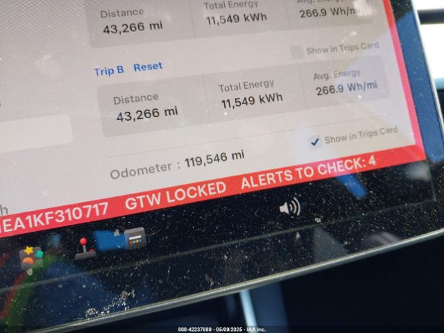 5YJ3E1EA1KF310717 Tesla 2019