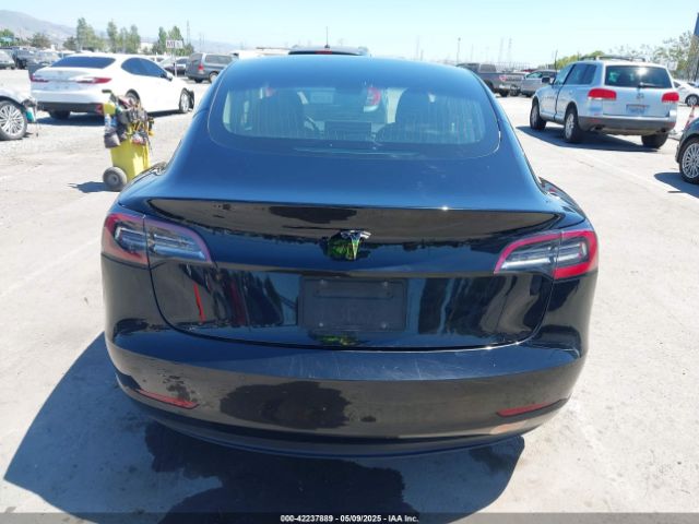 5YJ3E1EA1KF310717 Tesla 2019