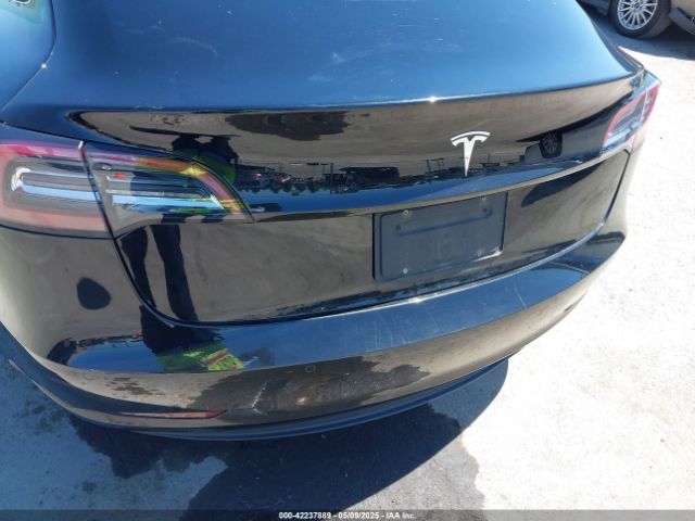 5YJ3E1EA1KF310717 Tesla 2019