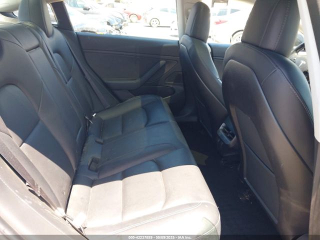 5YJ3E1EA1KF310717 Tesla 2019