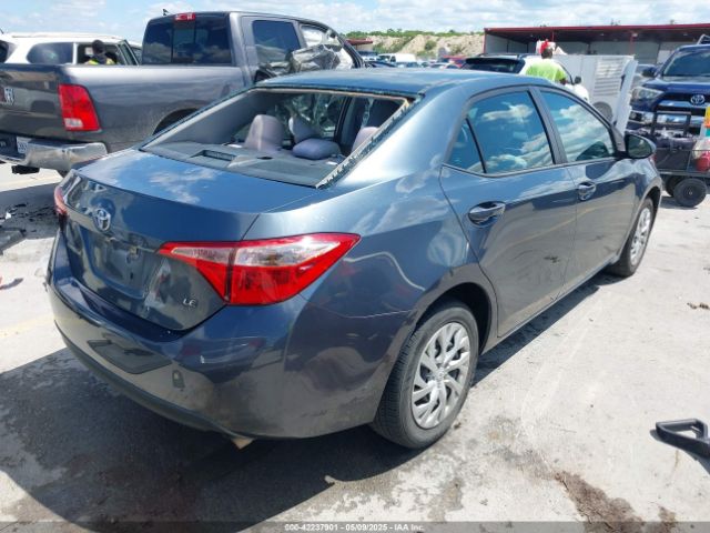 2018 TOYOTA COROLLA 5YFBURHE1JP832911 Photo 3