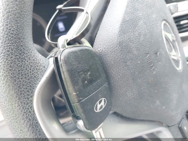 KM8J2CA42KU865075 Hyundai TUCSON SE