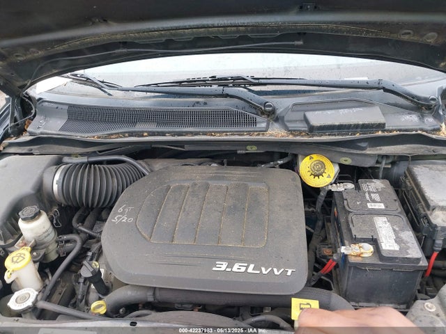 2C4RC1BG2FR588111 Chrysler Town & Country Touring