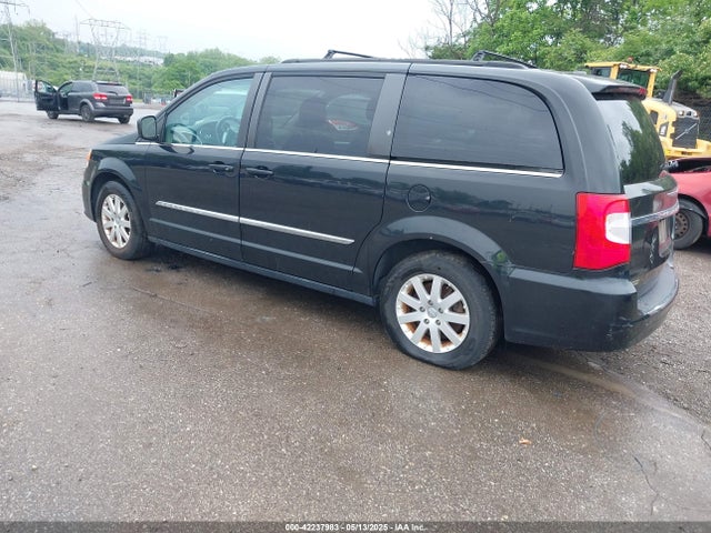 2C4RC1BG2FR588111 Chrysler Town & Country Touring