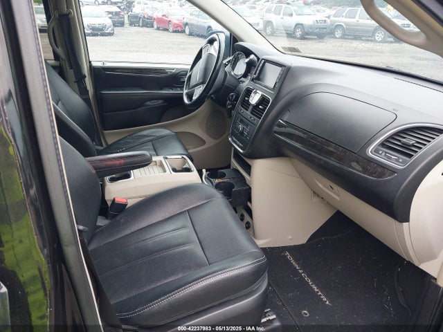 2C4RC1BG2FR588111 Chrysler Town & Country Touring