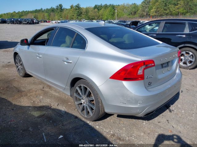 2015 VOLVO S60 YV140MFC0F2316192 Photo 2