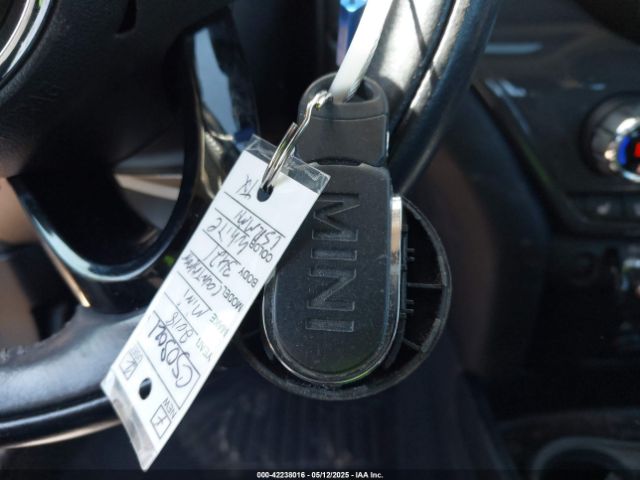 2018 MINI COUNTRYMAN WMZYV5C37J3E03421 Photo 10