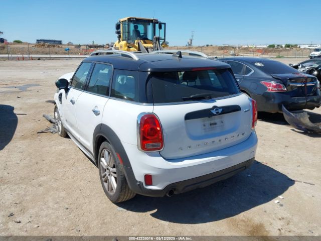 2018 MINI COUNTRYMAN WMZYV5C37J3E03421 Photo 2