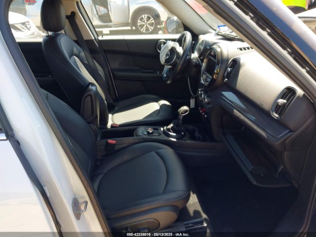 2018 MINI COUNTRYMAN WMZYV5C37J3E03421 Photo 4