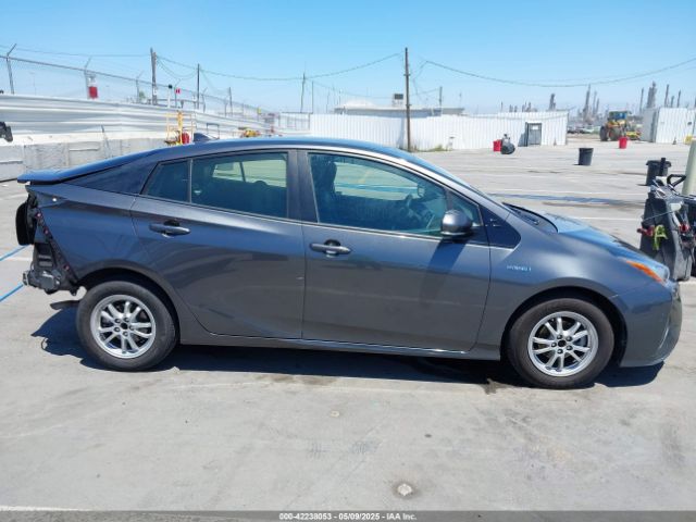 JTDKARFU4H3039947 Toyota Prius Four