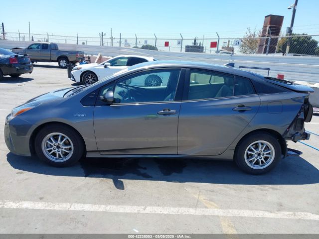 JTDKARFU4H3039947 Toyota Prius Four
