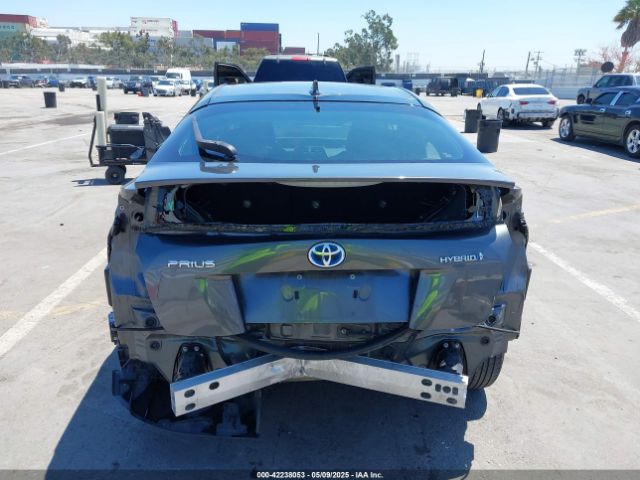 JTDKARFU4H3039947 Toyota Prius Four