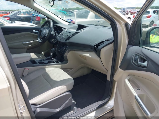 1FMCU0GD7HUE91483 Ford ESCAPE SE